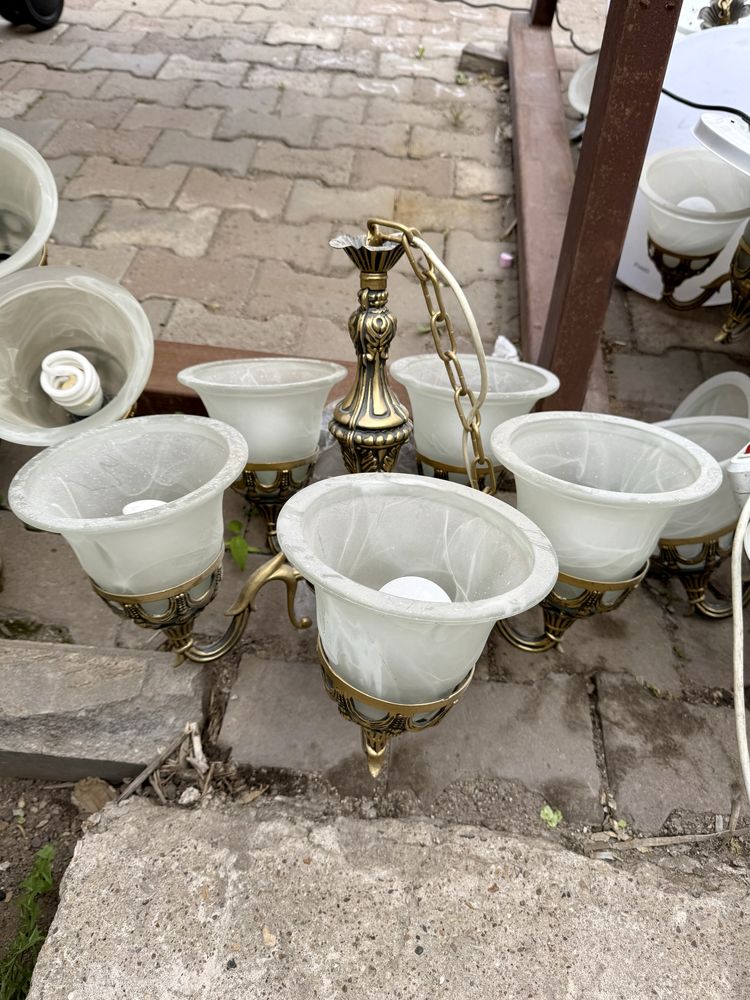 Продам люстры 5 -ти рожковые