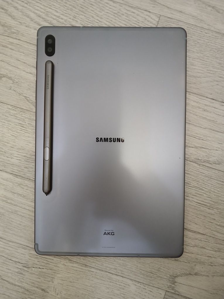 Продаётся Макбук Аир 2013 года и Планшет от самсунг tab s6 б/у