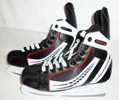 Продам коньки в хорошем состояние заточеные лезвия Коньки