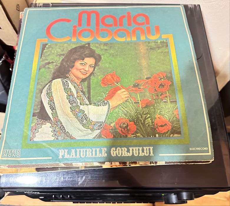 Linie audio Philips AS-305/20 compusă din 4 piese