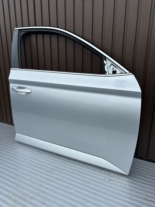 Usa dr fata  Skoda Superb 3 cod de culoare LA7W  2015-2020