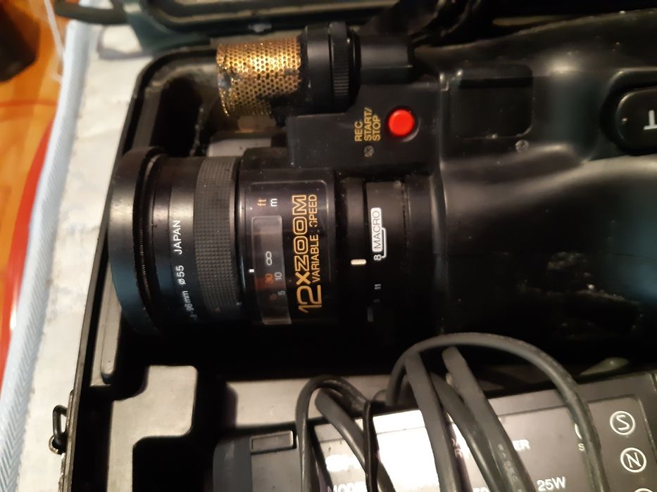 Camera profesională de filmat video marca SHARP model VL-C760S,Japonia