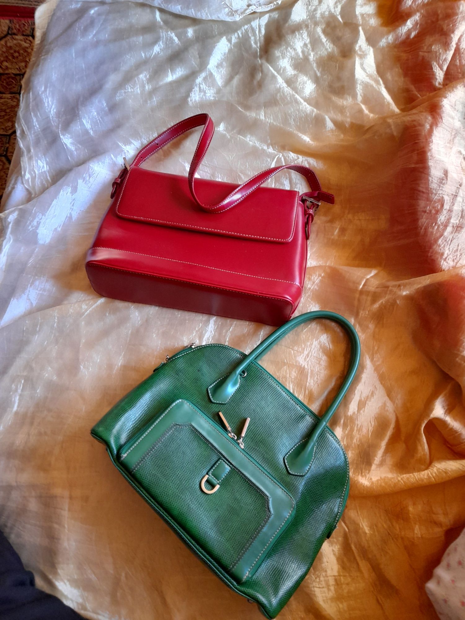 Poseta dama imitatie piele verde crocodil si poseta rosie