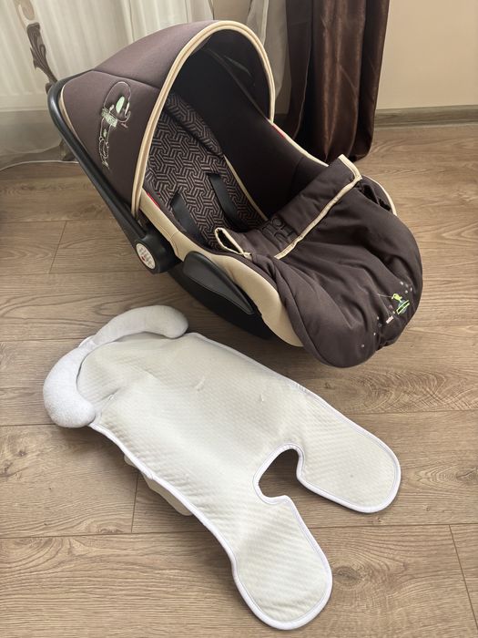 Столче за кола Moni babytravel с подложка за новородено