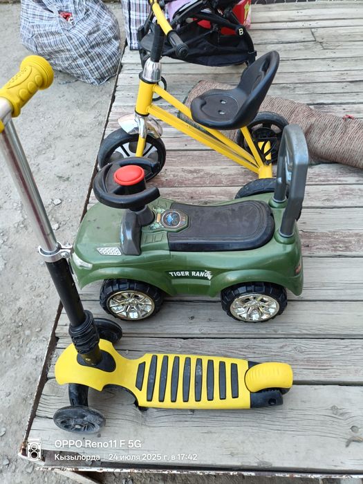 самокат, машинка, каждая по 5 тыс