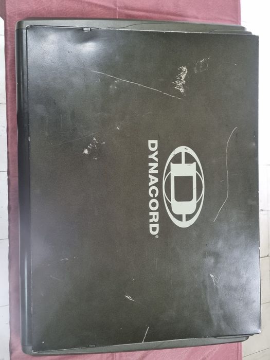 Продавам пулт Динакорд 2×700вата