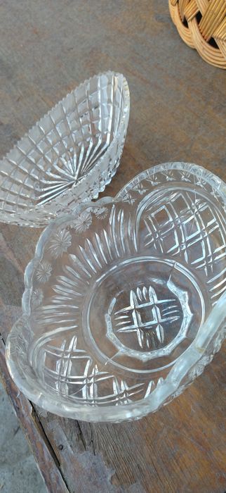 Xrustal chaq-chuq idishla, oq chinni