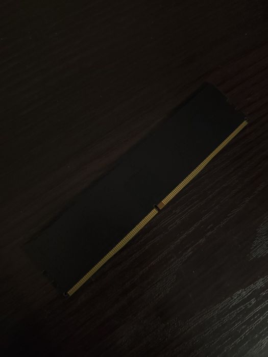 Оперативная память DDR4 — 2 плашки по 4 ГБ (2666 и 2400 МГц)