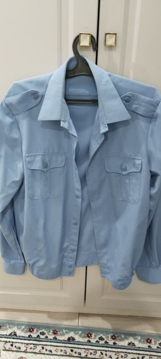 Продам рубашку синего цвета
