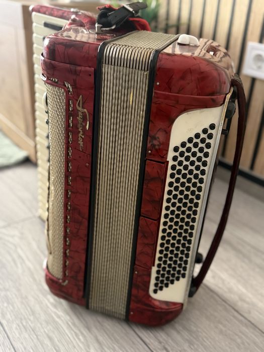 Vand acordeon 120 basi