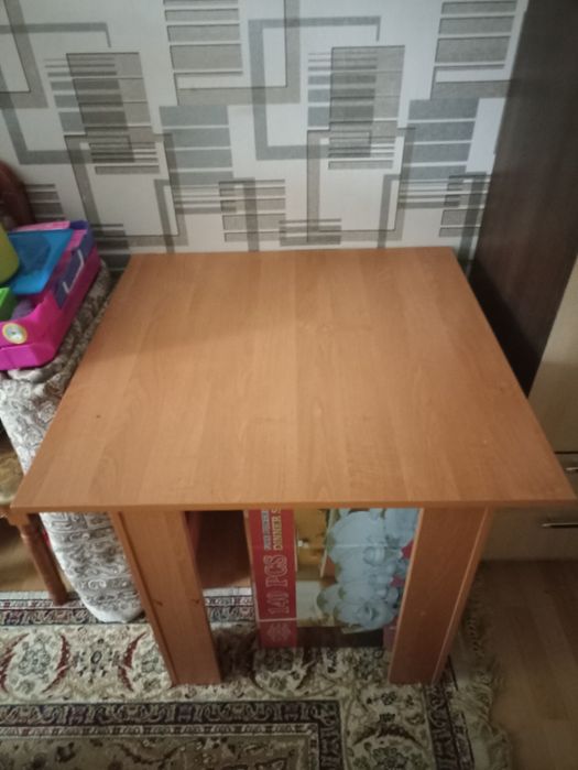 Срочно продам стол