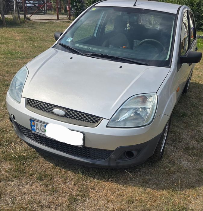 Vând Ford Fiesta 1.4
