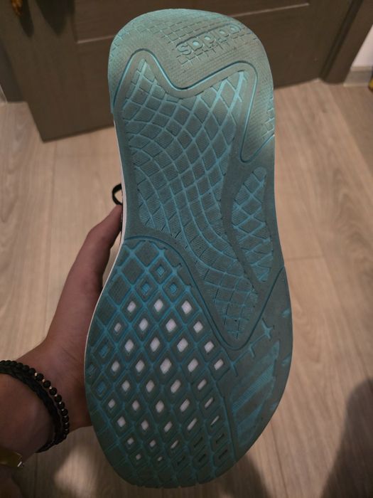 Adidasi Adidas (nu nike, nu jordan, nu amiri, nu versace, nu dolce)