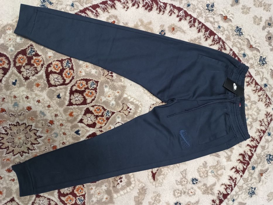 Vând pantaloni trening Nike