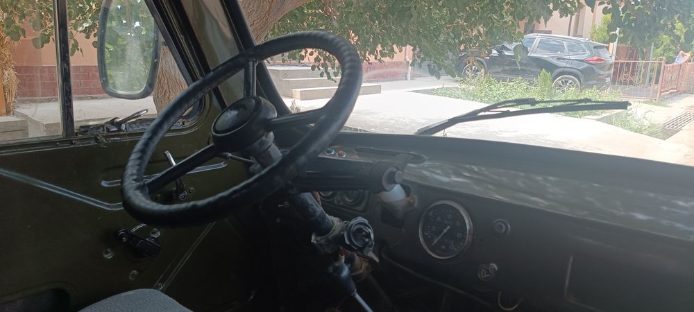 Uaz bortavoy sotiladi