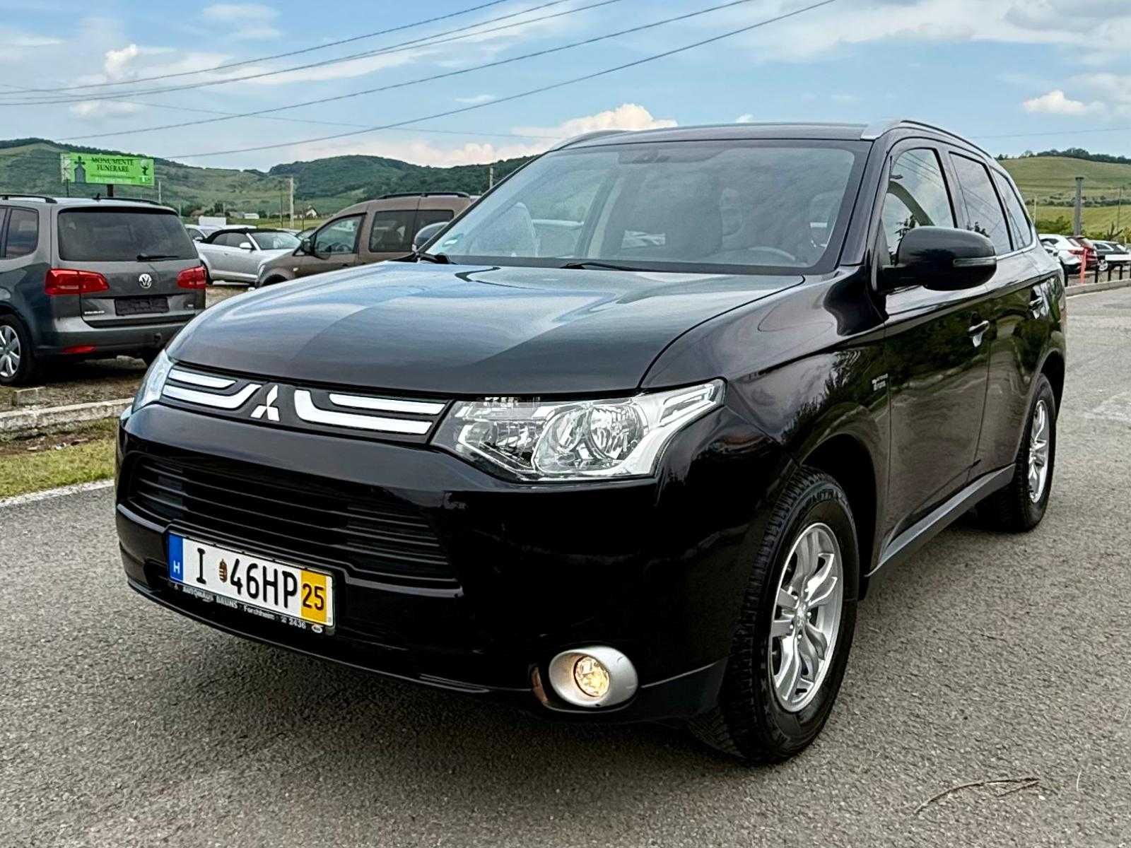 Mitsubishi Outlander 2014 4WD-de la buton Incalz in scau Cam.marsarier