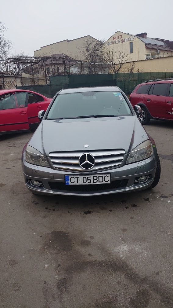 Vând schimb Mercedes c 320