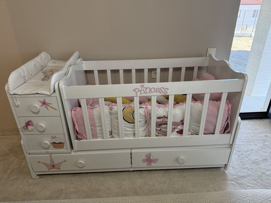 Растяща бебешка бебешка кошара с люлеещ механизъм Princess