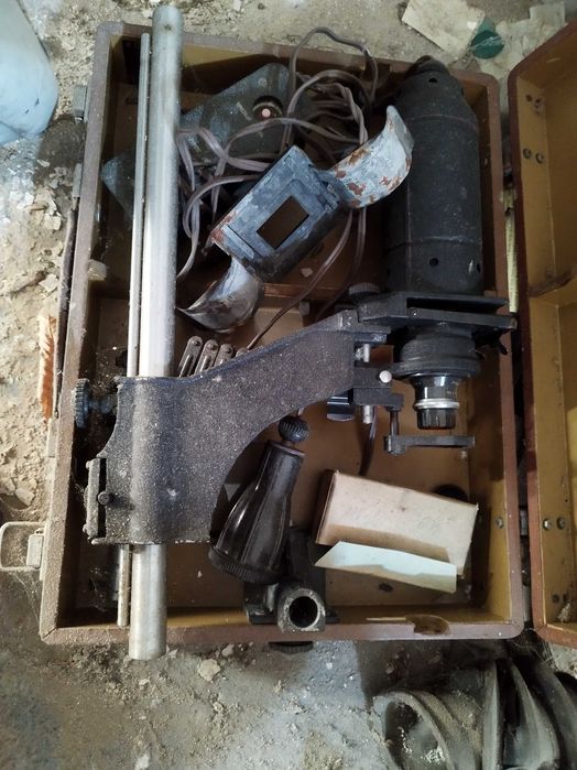 Продавам стар руски портативен фото увеличител