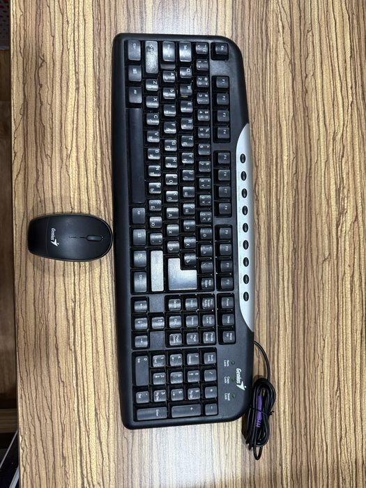 Клавиатура на компьютер черная