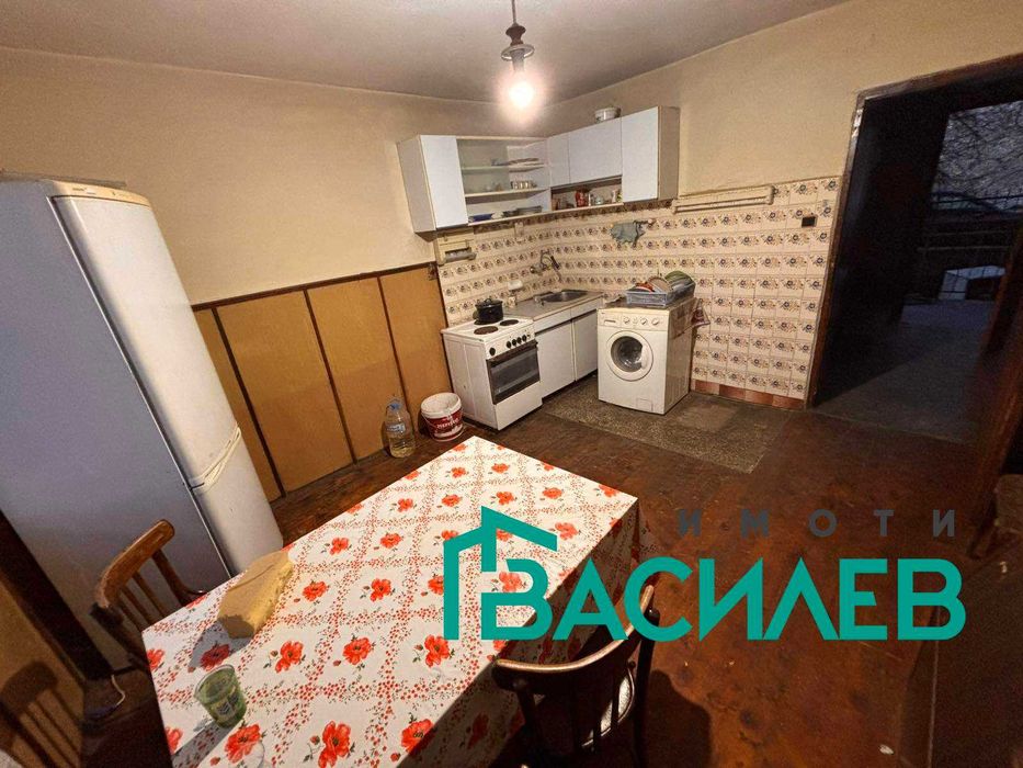 Продава се Къща в София, Център - 120 кв.м за 1250 €/кв.м - Снимка #1