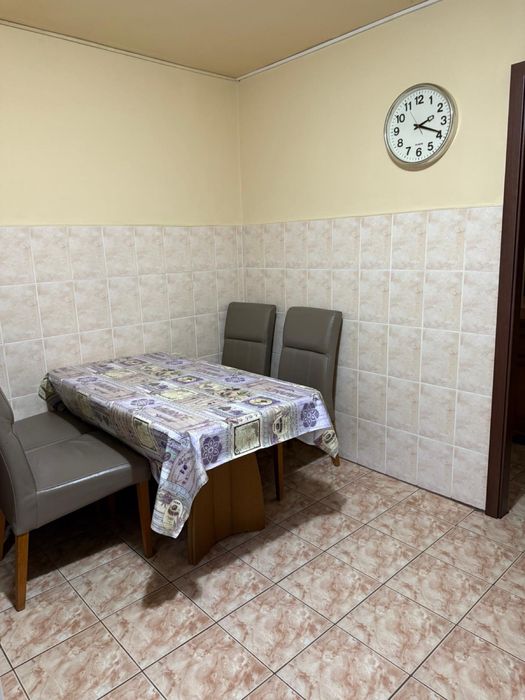 Ap zona Modern, S. Barnutiu (in spatele H. Strelitia)