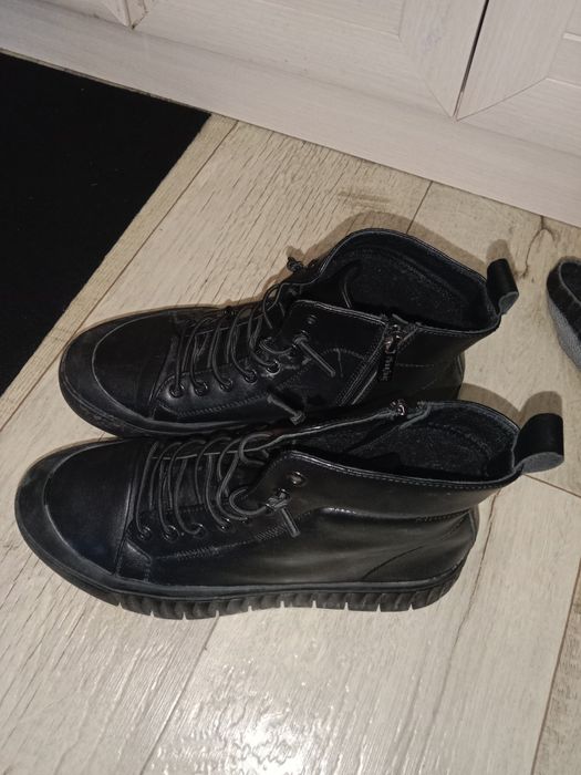 Продаю боты зимние