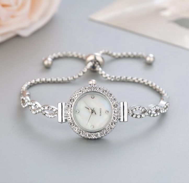 Дамски часовник нов!