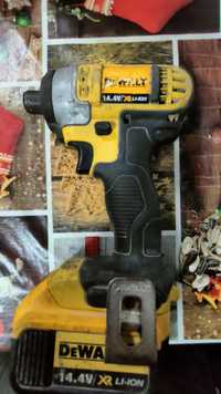 Impact DeWalt cu acumulator