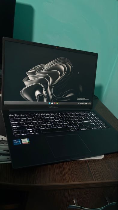 Vând Laptop ASUS Vivobook 15
