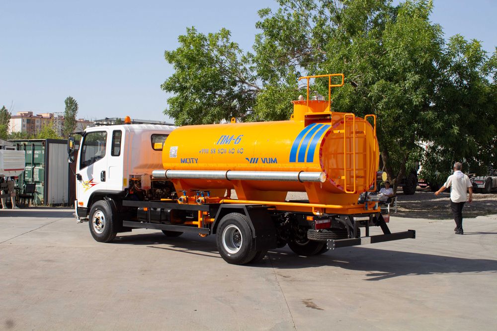 Сотувда мавжуд! Поливомоечная машина (водовоз) FAW Tiger V (6 м³)