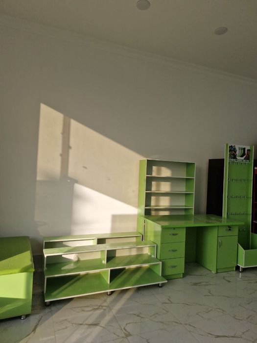 Мебель сотилади