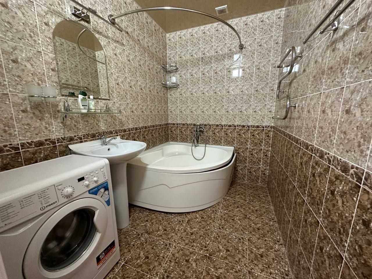 Малика, 2в3/4/7 Продаётся Новастройка меб+тех 80м2 два балкона