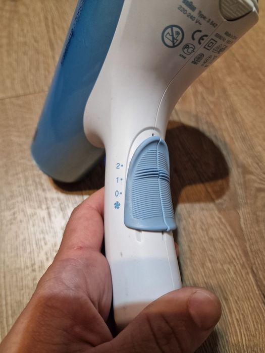 Uscător de păr Braun Creation2 Ion Care 1800  cu ioni