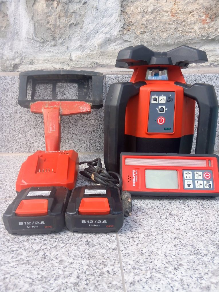 Ротационен лазерен нивелир Hilti PR 30-HVS А12