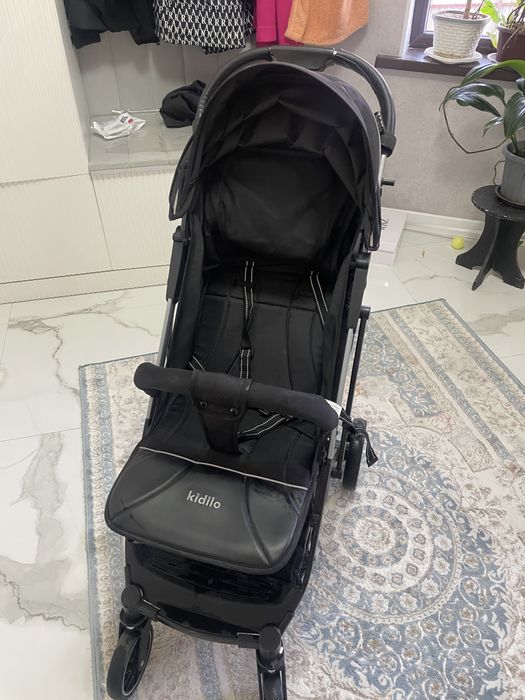 Продам прогулочную коляску Kidilo
