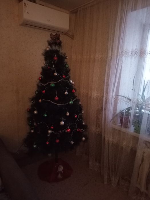 Продам ёлку 210см