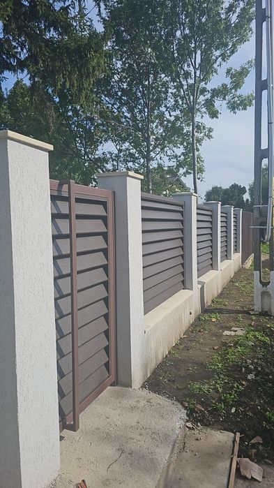 Garduri și porți din tablă zincată/jaluzea – stil contemporan