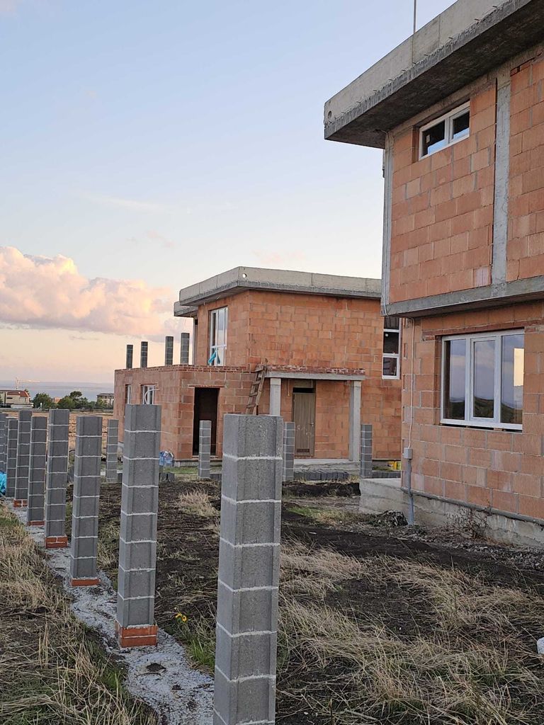 Продава се Къща в Бургас, Сарафово - 356 кв.м за 773 €/кв.м - Снимка #4