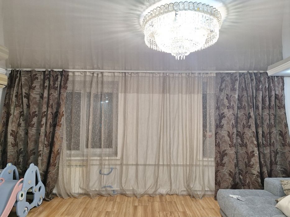 Продам шторы в отличном состоянии, длина 6м.высота 2м.50 см.