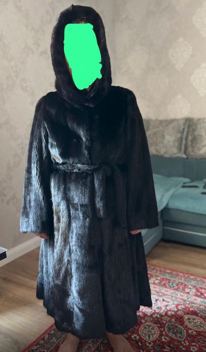 Шуба норковая с капишоном
