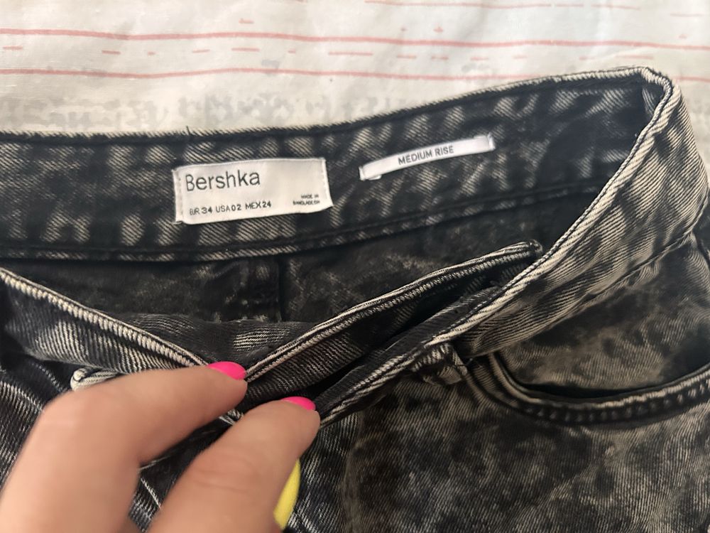 Дамски къси гащи Bershka Хс размер