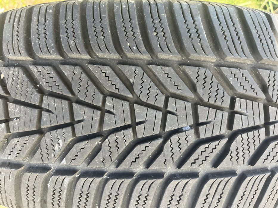 225/65/17 Suv 2бр.Hankook/2бр.Vredestein