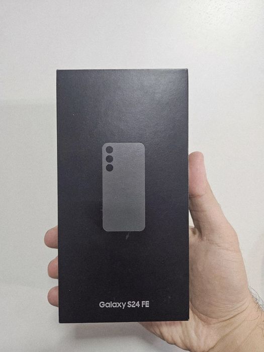 Samsung Galaxy S24 FE 8/128 — почти новый!