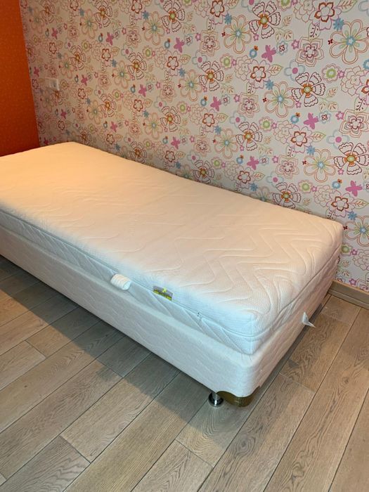 Продается Кровать 200х90