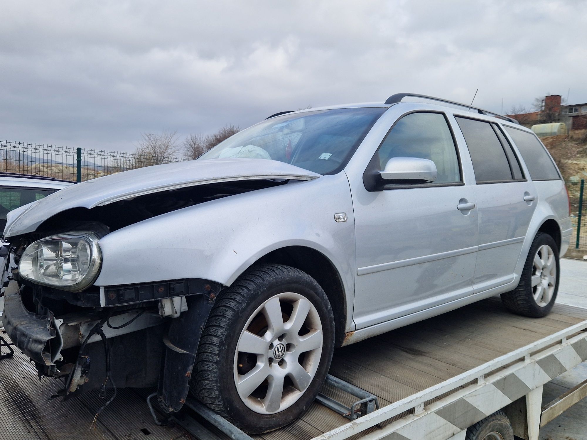 Golf 4 1.9 TDI (НА ЧАСТИ)