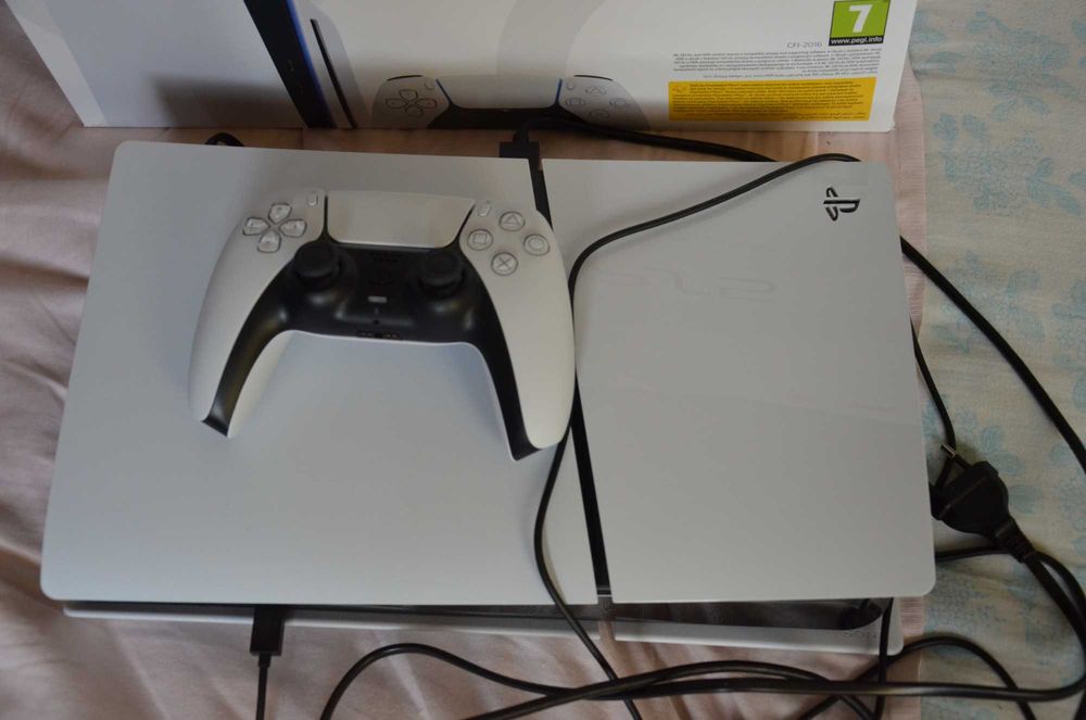 Consola PlayStation 5 (PS5) Slim, 1TB SSD, Sony, NOUA PS5 SONY NOU