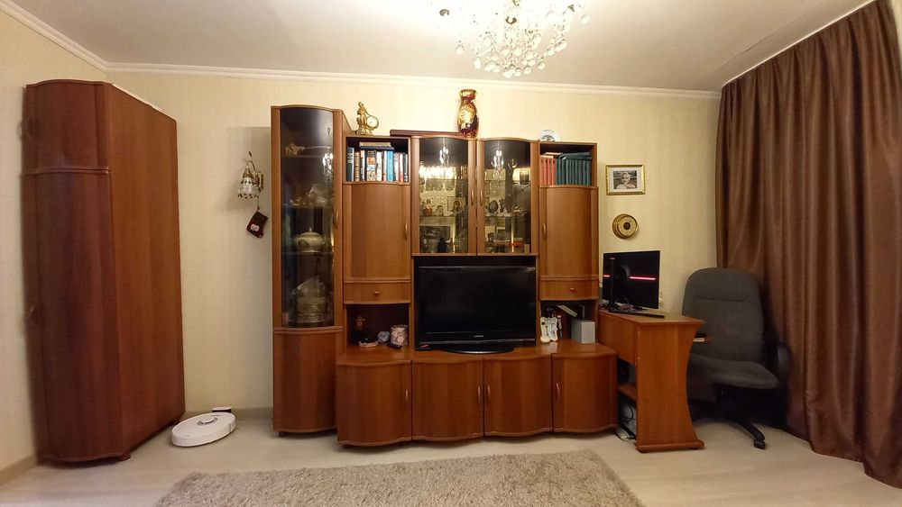 стенка в зал. В очень хорошем состоянии.