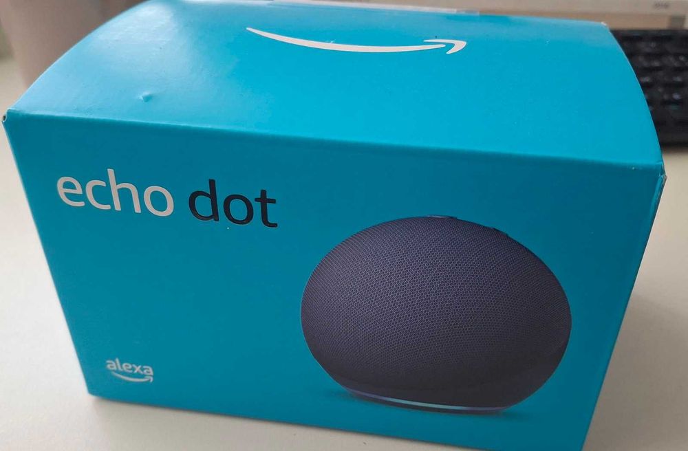 Умна колонка Echo Dot (най-нова версия) с Alexa.