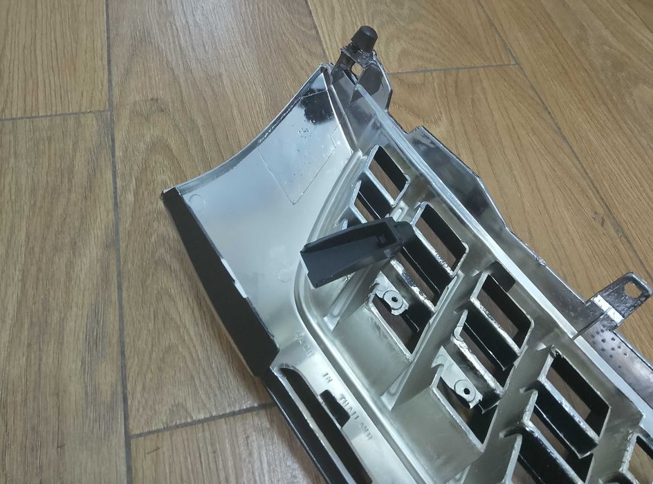 Grila bara masca între faruri  Mitsubishi l200 L 200 19999 2000 2001